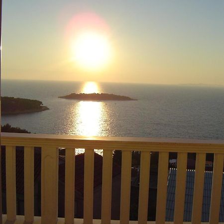 Villa Lovric Appartement I Primošten Esterno foto
