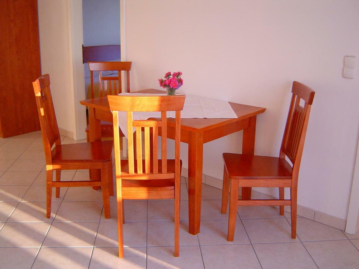 Villa Lovric Appartement I Primošten Esterno foto