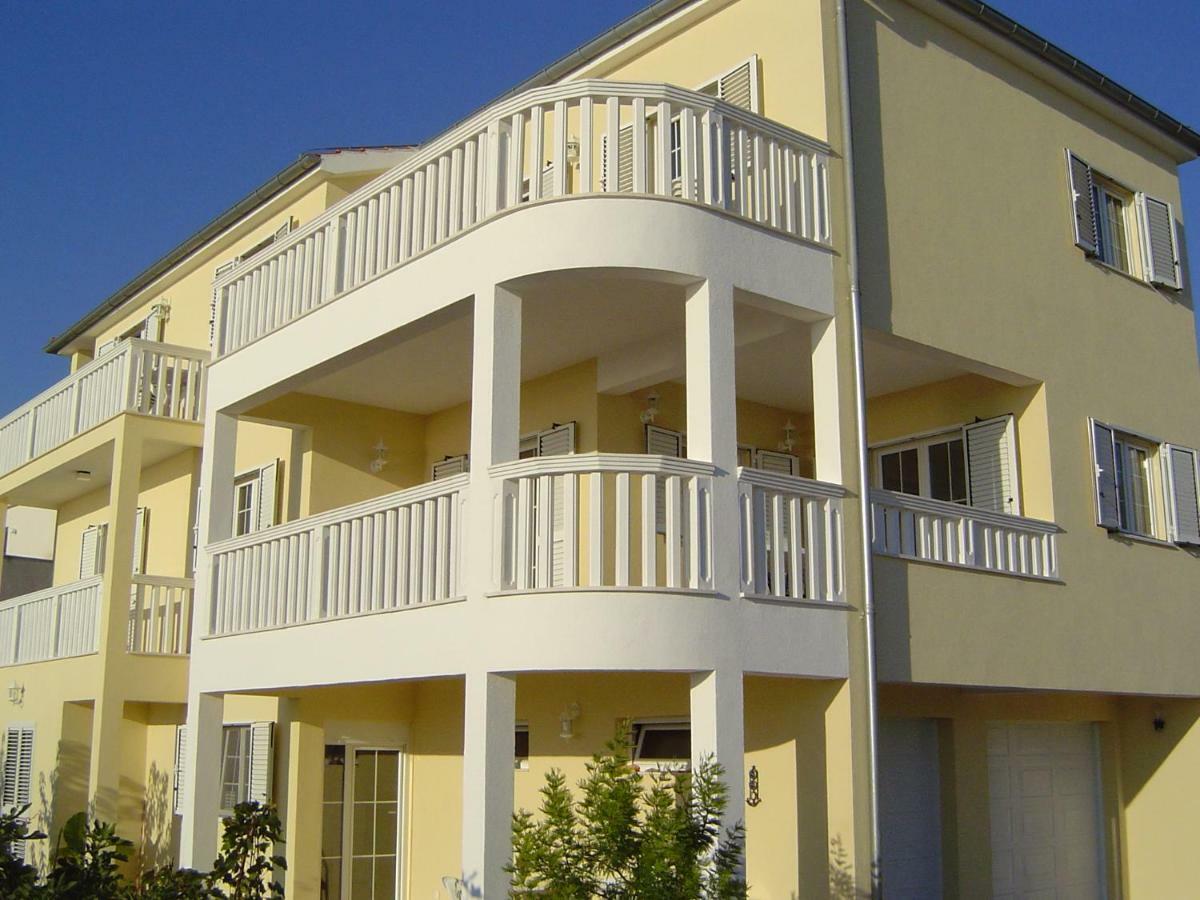Villa Lovric Appartement I Primošten Esterno foto