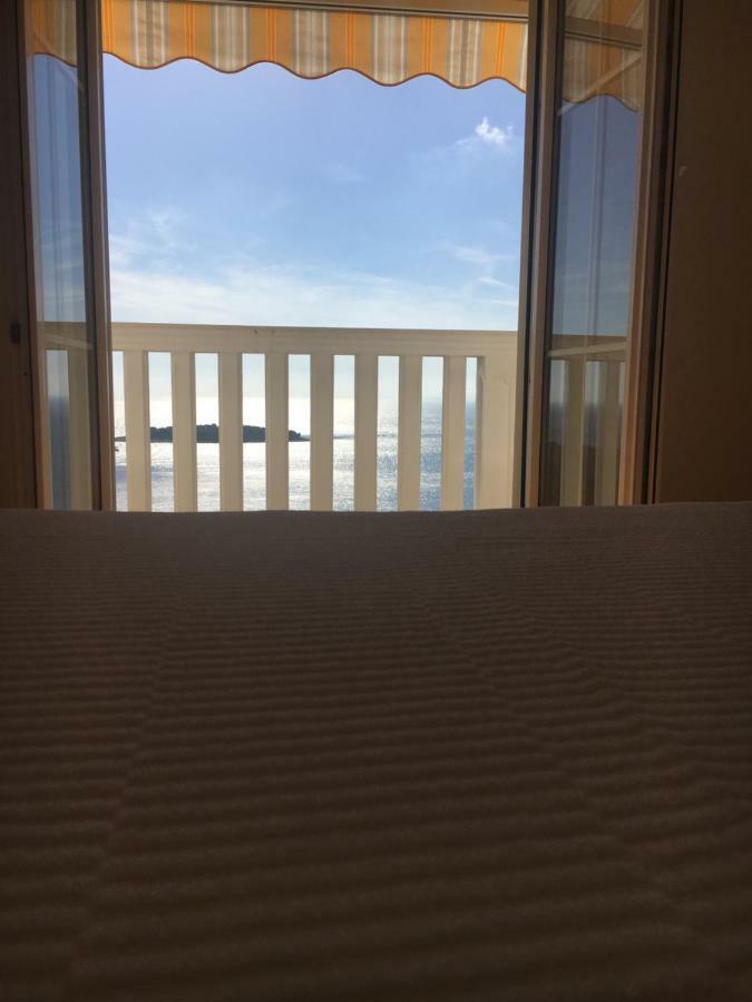 Villa Lovric Appartement I Primošten Esterno foto
