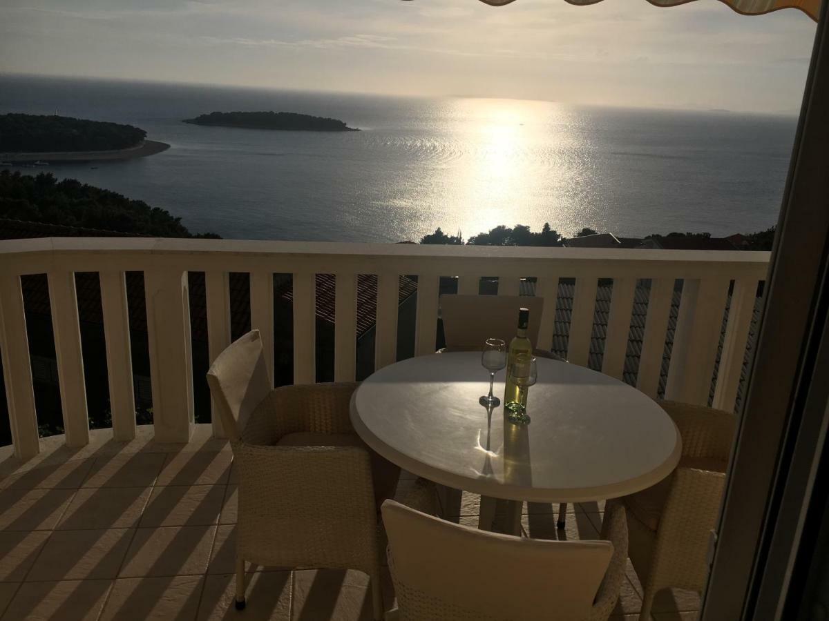 Villa Lovric Appartement I Primošten Esterno foto
